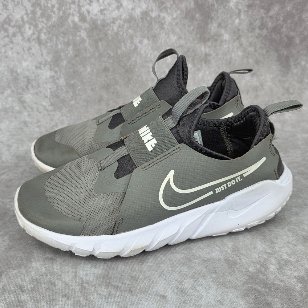 Nike  Flex Runner 2 Grey Sneaker Kids Boys Size 5Y Shoes Slip On No Lace